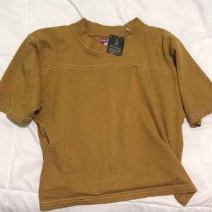 Short sleeve crop top